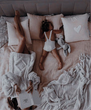 Charger l&#39;image dans la galerie, P&#39;tite Bible du sommeil Mille &amp; 1 Nuits